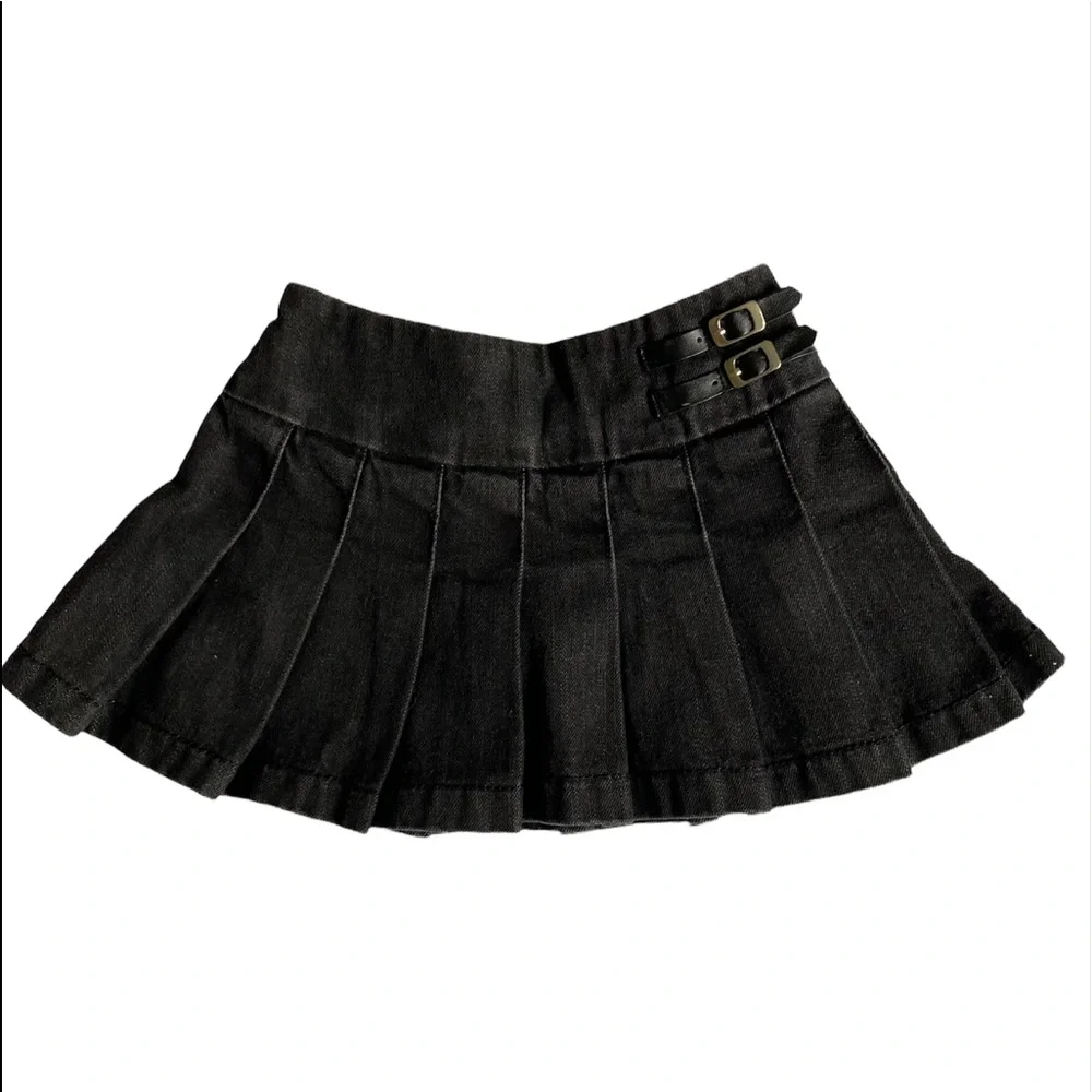 1989 Place Black Pleated Skort with Buckle Detail - Picture 1 of 6